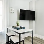 73-806 New 1Br 1Bth Uws Doorman Gym
