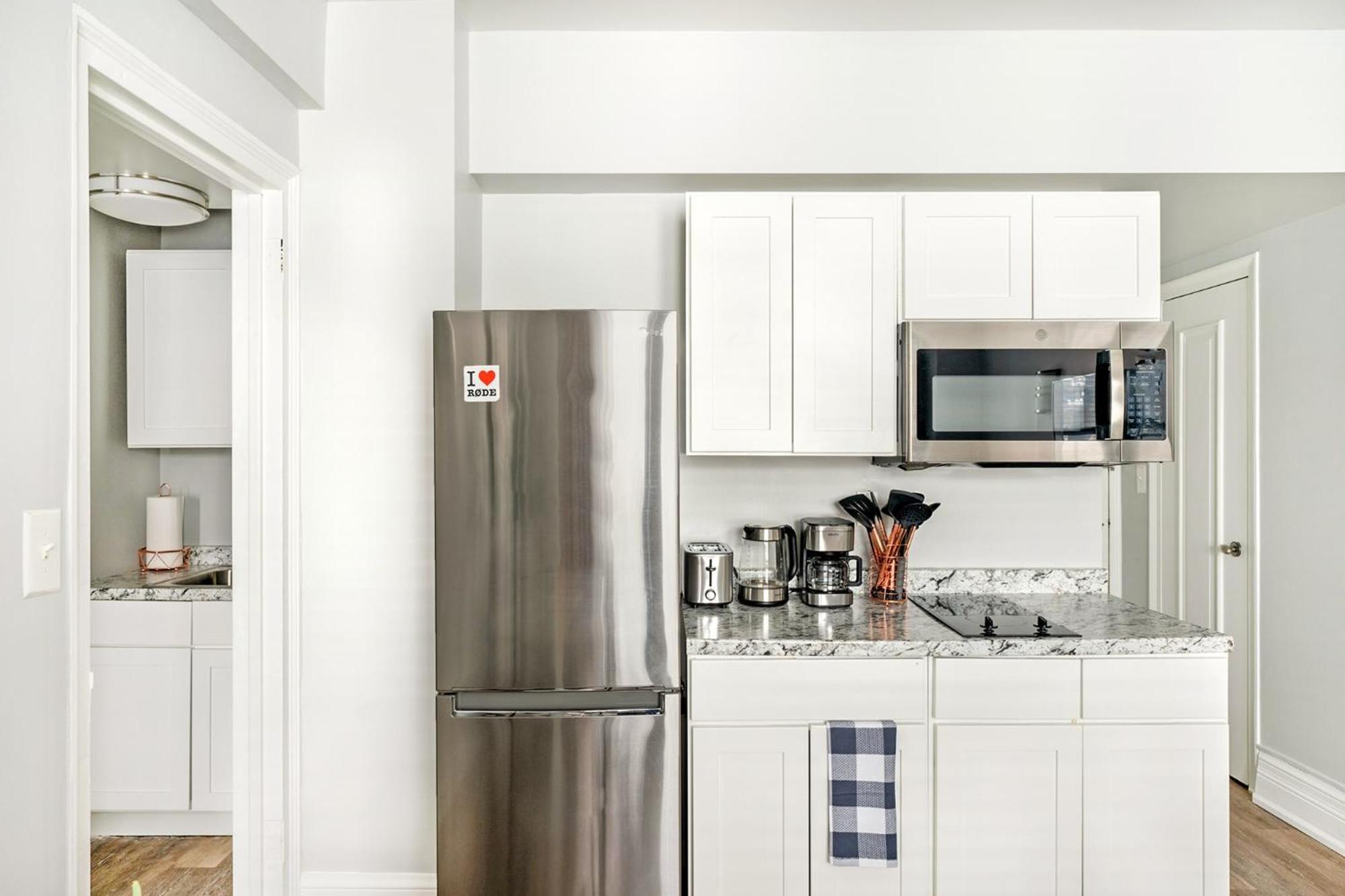 73-806 New 1br 1bth Uws Doorman Gym Apartment *